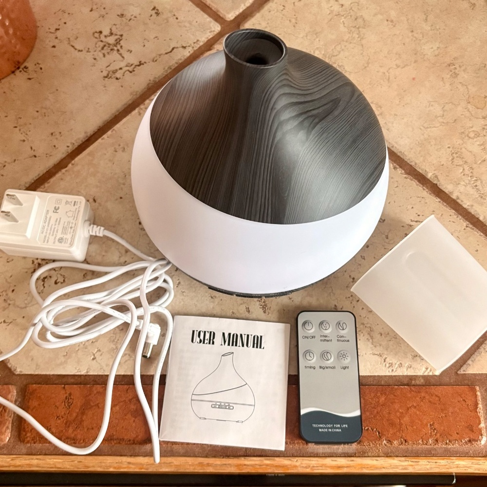 NIB Essential Oil Diffuser - Picture 12 of 12